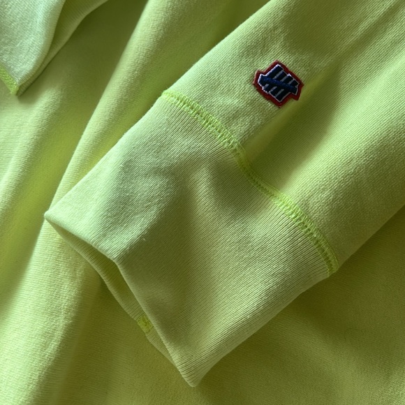 Brand  new with tags undefeated pull over sweat shirt in neon yellow - Picture 9 of 15